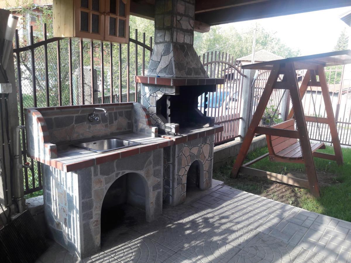 Hotel Advel Guest Hous Madzhare Esterno foto