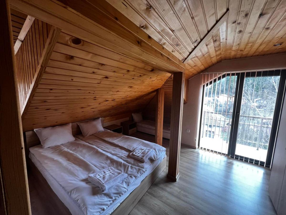 Hotel Advel Guest Hous Madzhare Esterno foto