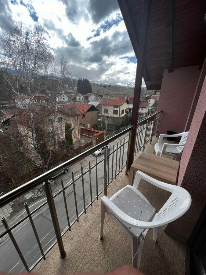 Hotel Advel Guest Hous Madzhare Esterno foto