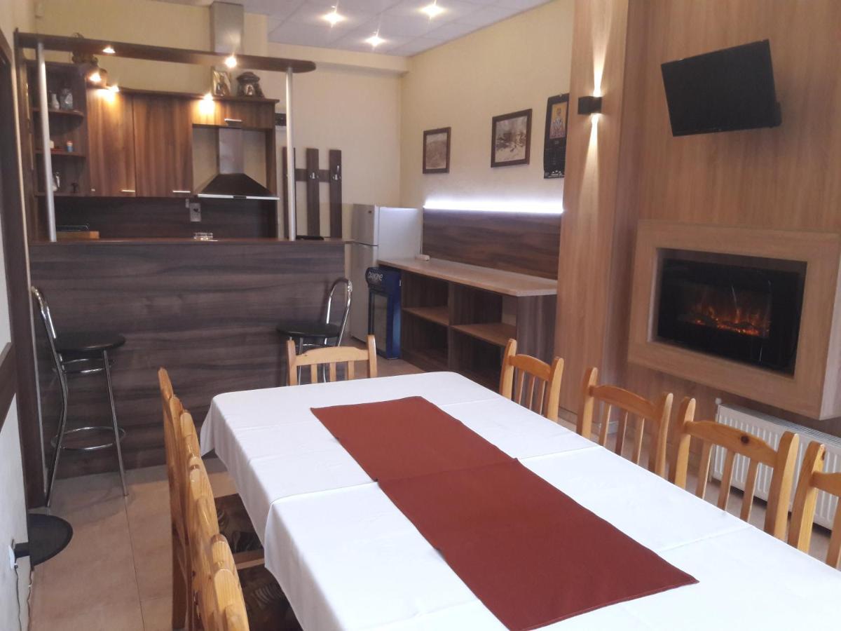 Hotel Advel Guest Hous Madzhare Esterno foto