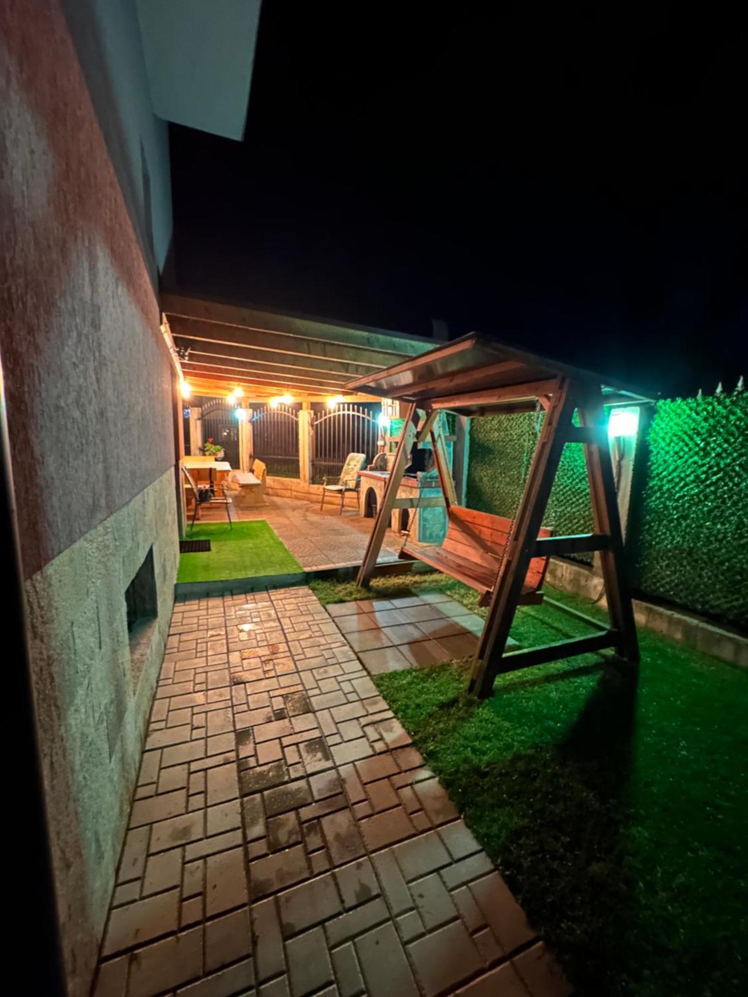 Hotel Advel Guest Hous Madzhare Esterno foto