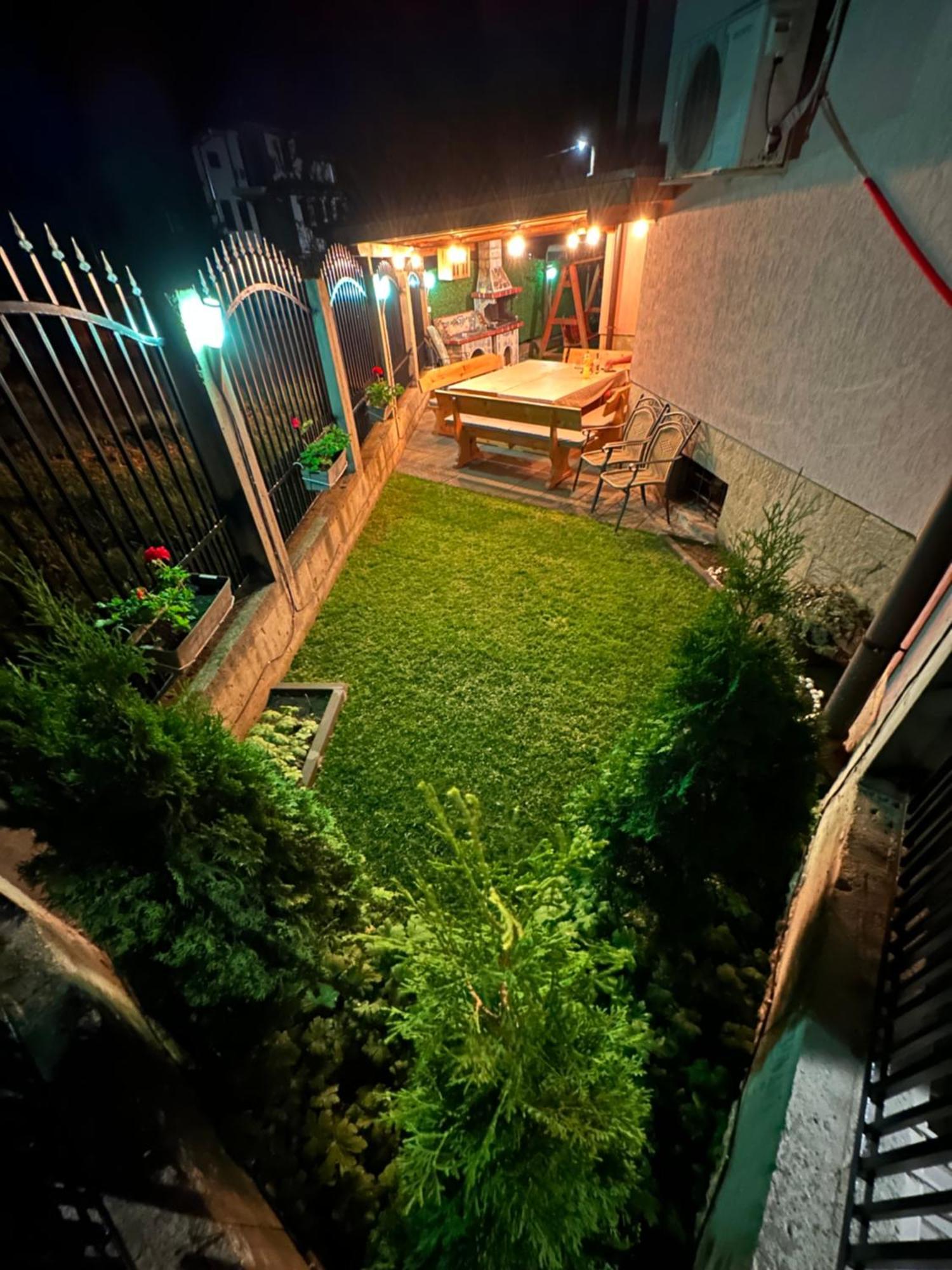 Hotel Advel Guest Hous Madzhare Esterno foto