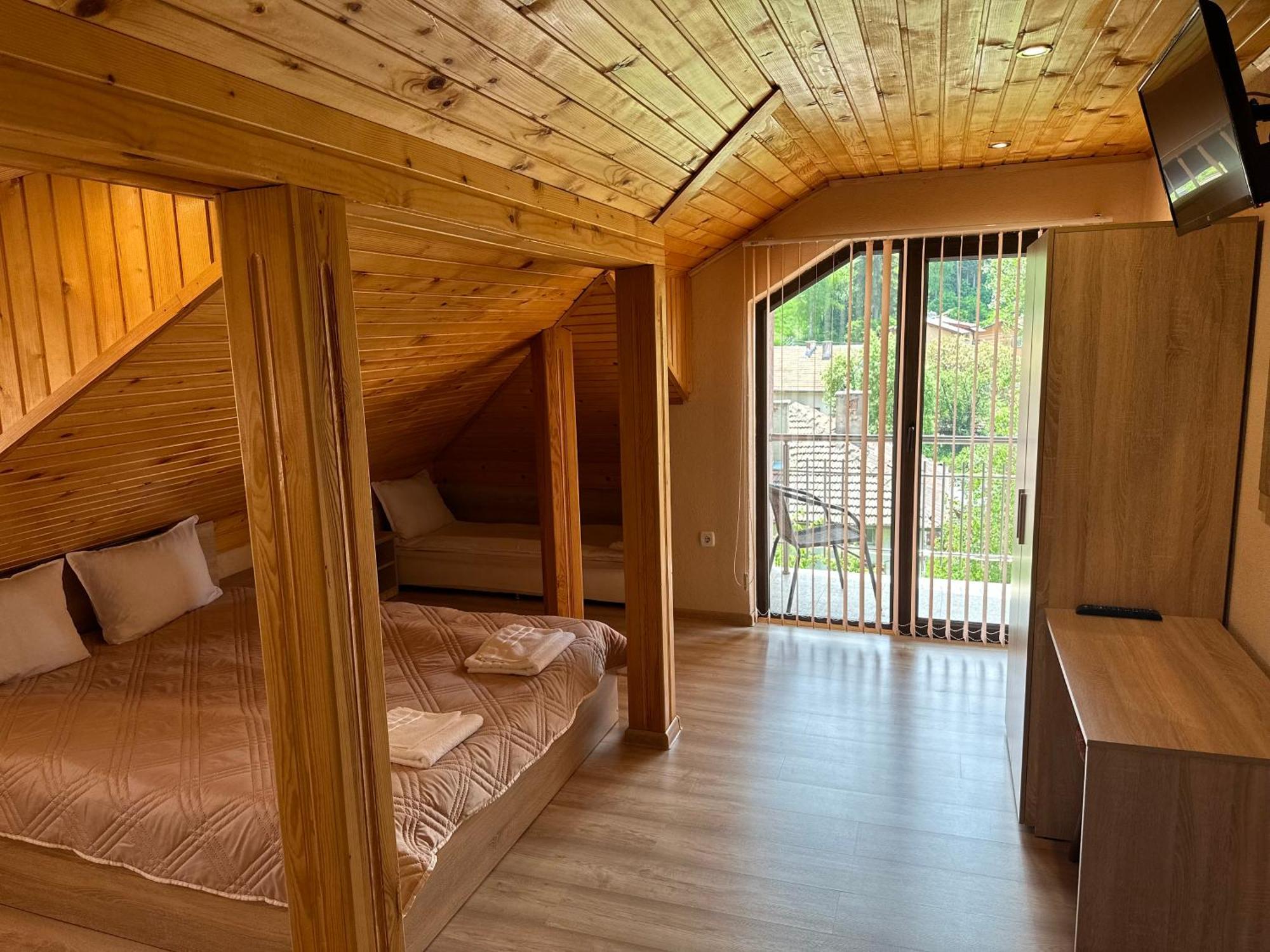 Hotel Advel Guest Hous Madzhare Esterno foto