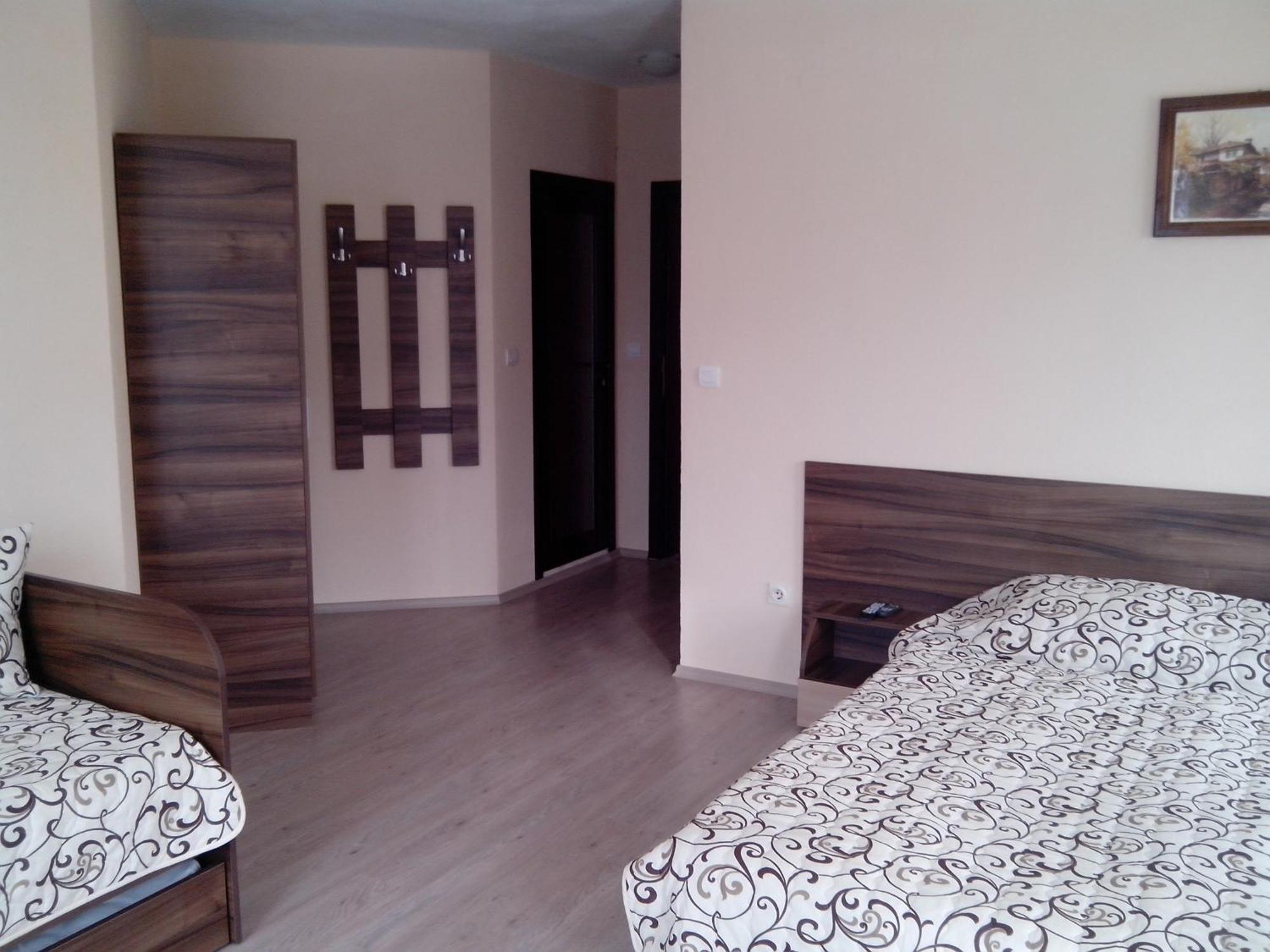 Hotel Advel Guest Hous Madzhare Esterno foto