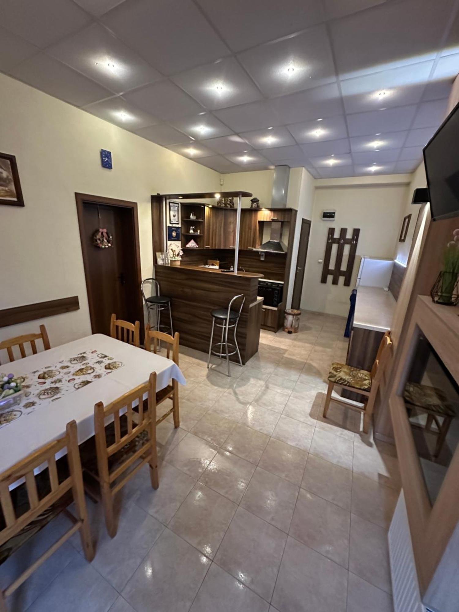 Hotel Advel Guest Hous Madzhare Esterno foto