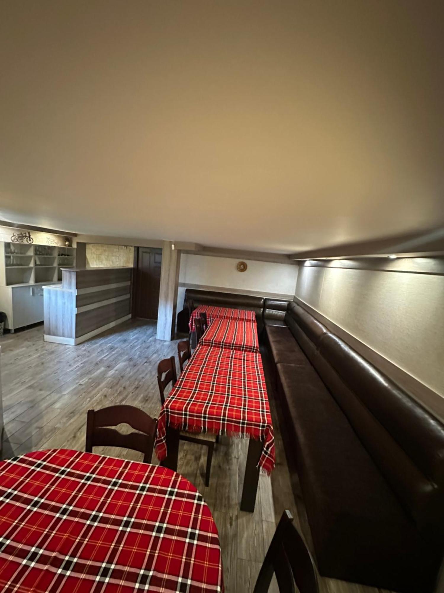 Hotel Advel Guest Hous Madzhare Esterno foto