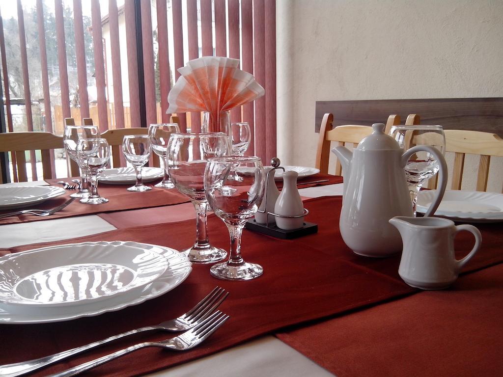 Hotel Advel Guest Hous Madzhare Esterno foto
