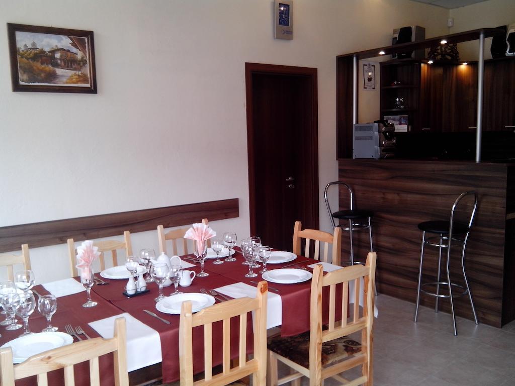 Hotel Advel Guest Hous Madzhare Esterno foto