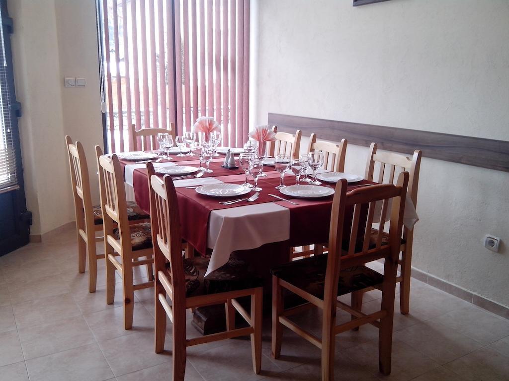 Hotel Advel Guest Hous Madzhare Esterno foto